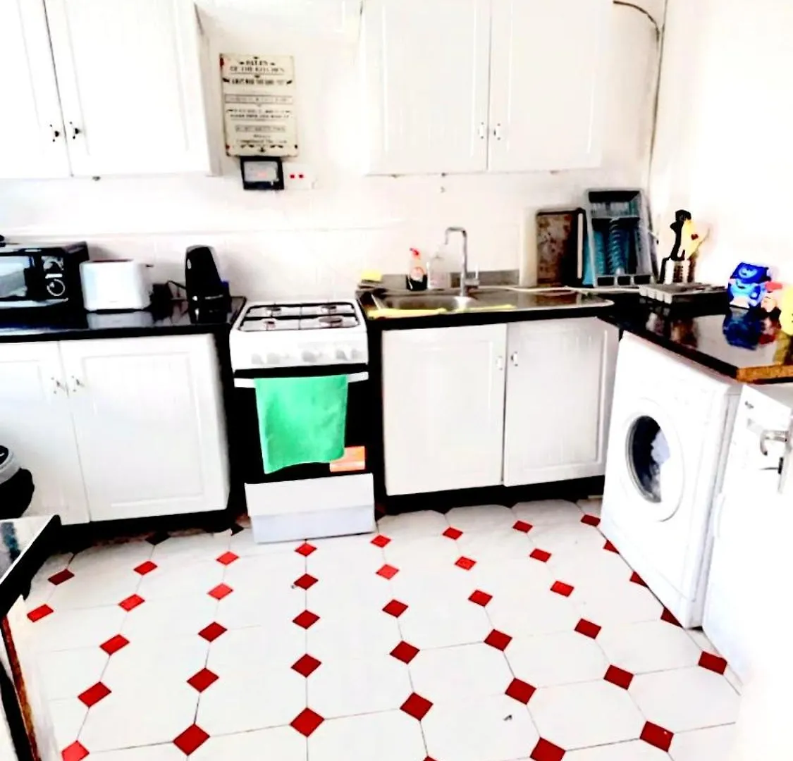 Cozy Room In London 1 Stop To Liverpool Street 0*,  United Kingdom